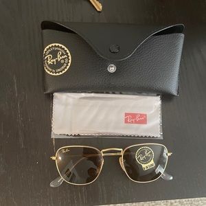 Ray-Ban Frank Legend Gold frame sunglasseses